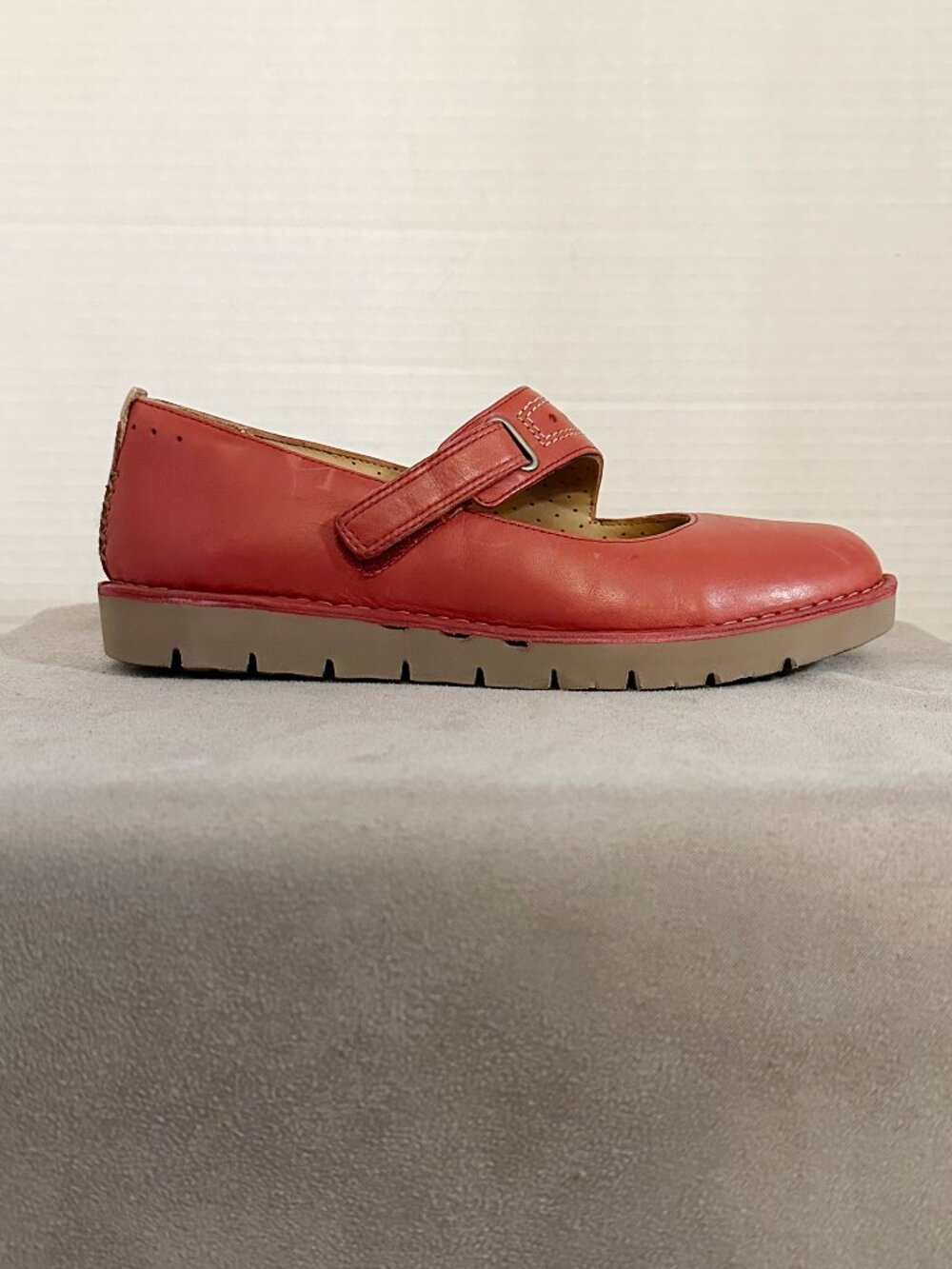 Clarks Rustic Red Leather Mary Jane Flats Women's Size 7 M